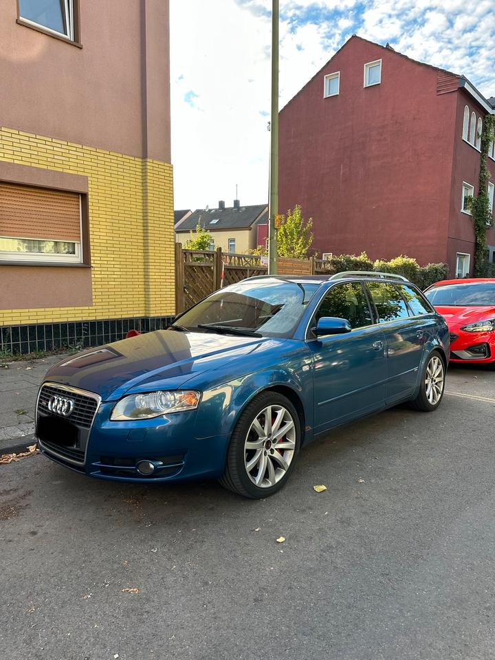 Audi A4 2005 — салон