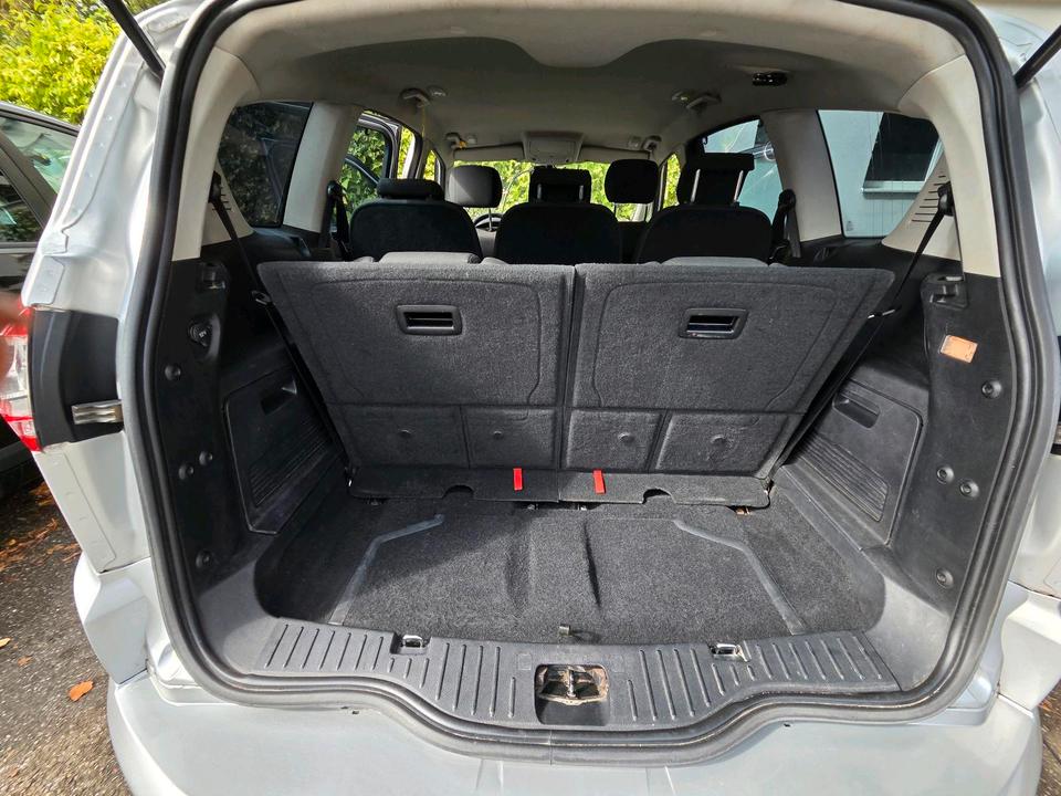 Ford S-Max 2010 — photo 12