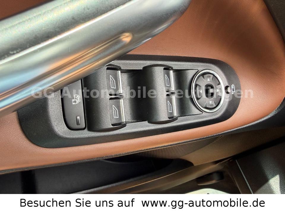 Ford S-Max 2011 — photo 13