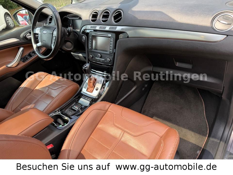 Ford S-Max 2011 — photo 18