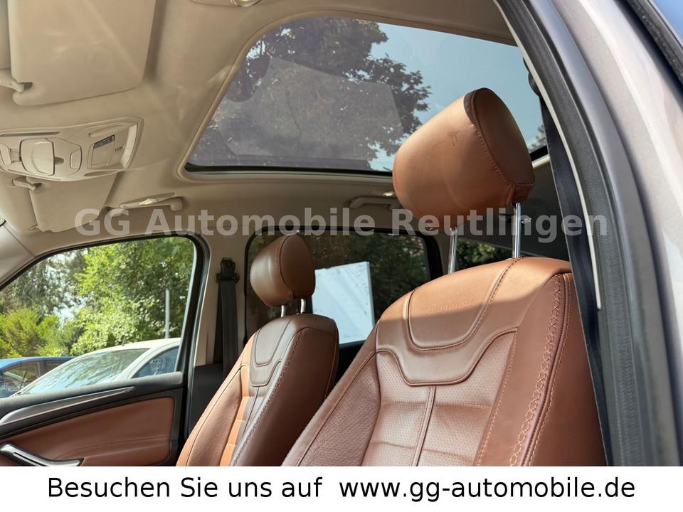 Ford S-Max 2011 — photo 19