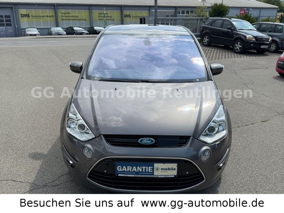 Ford S-Max 2011 — rear view