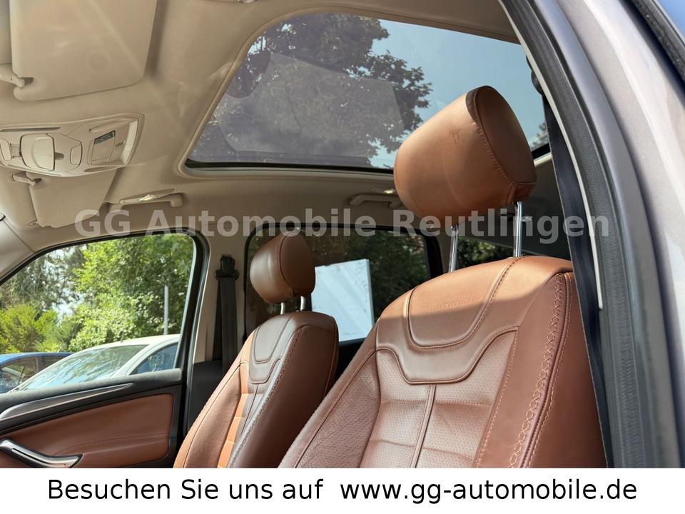 Ford S-Max 2011 — photo 20