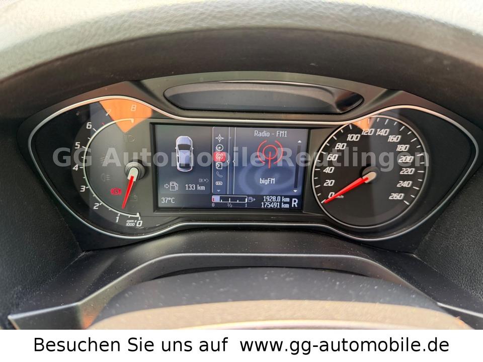 Ford S-Max 2011 — photo 23