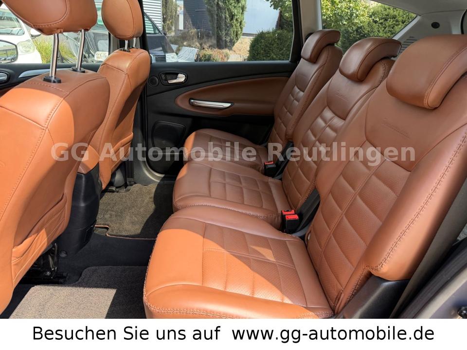 Ford S-Max 2011 — photo 31