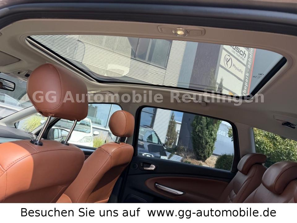 Ford S-Max 2011 — photo 32