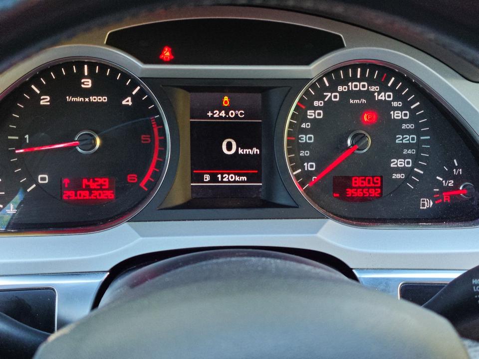 Audi A6 2011 — photo 10