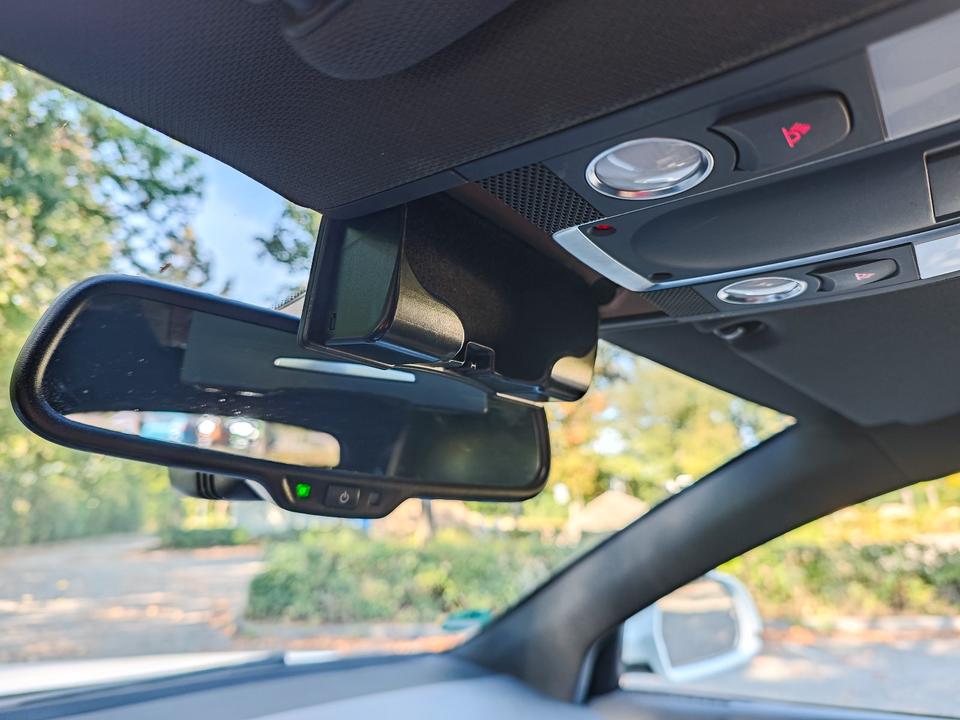 Audi A6 2011 — photo 16
