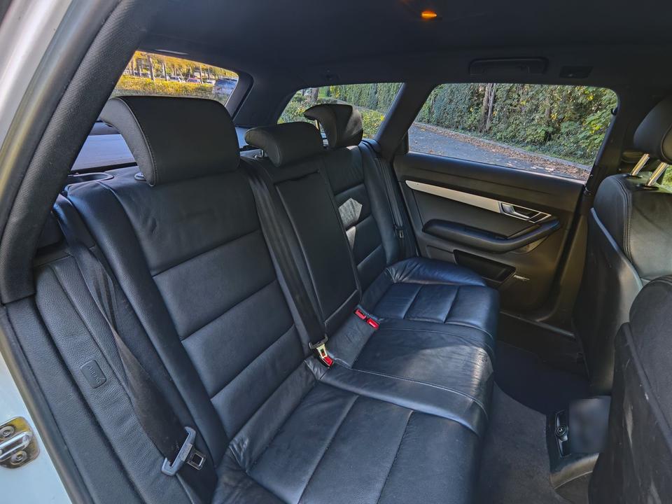 Audi A6 2011 — engine