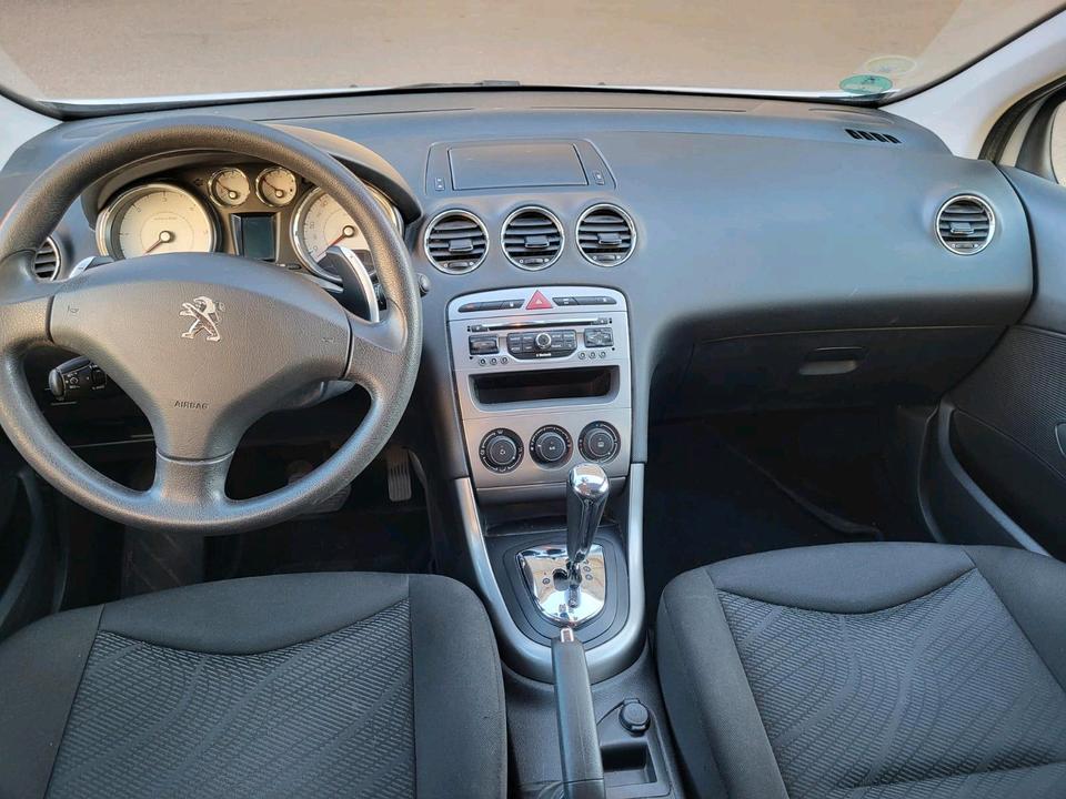 Peugeot 308 2013 — фото 10