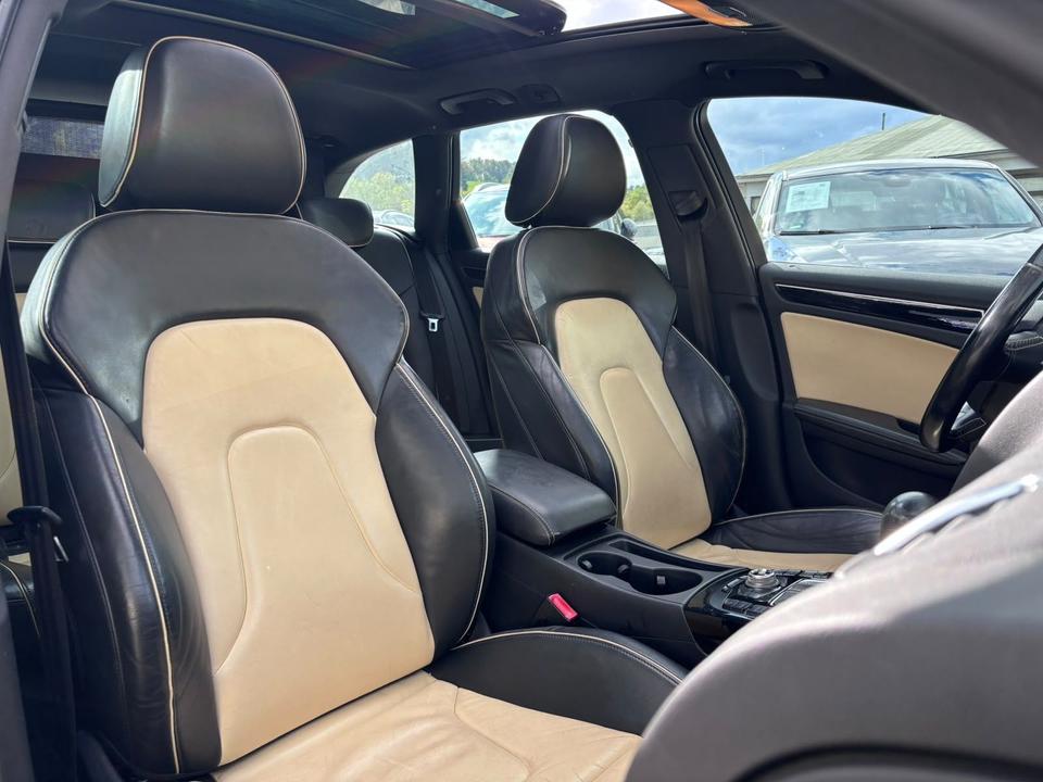 Audi A4 2011 — photo 12