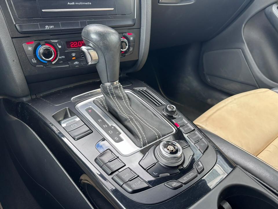 Audi A4 2011 — photo 22
