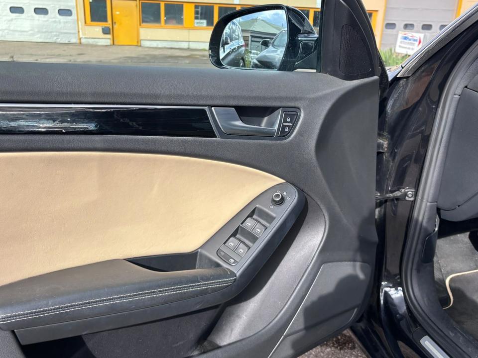 Audi A4 2011 — photo 8