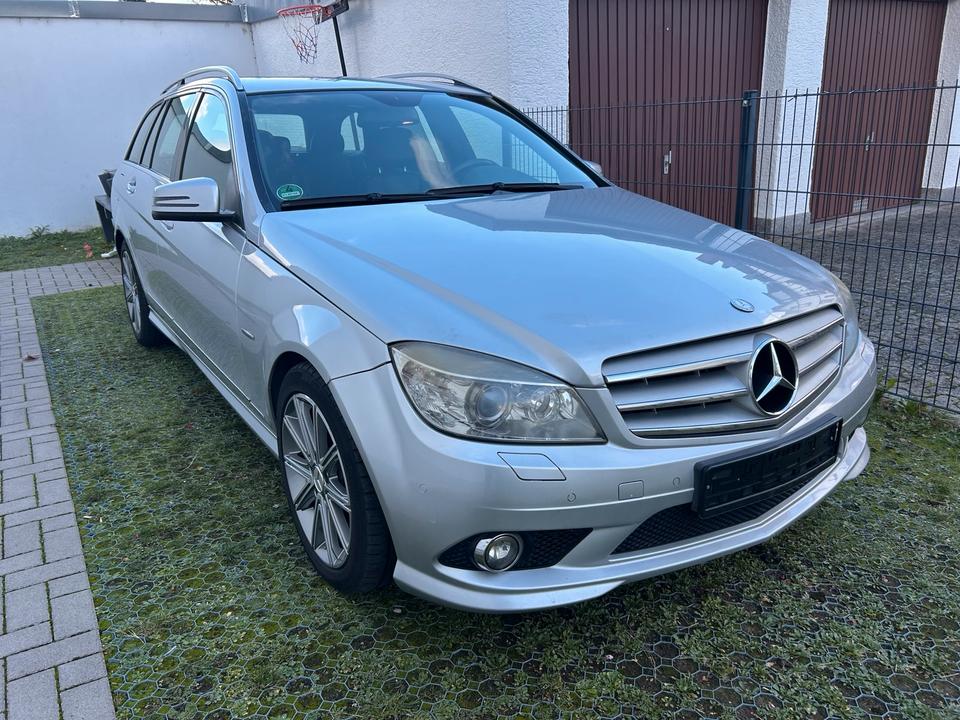 Mercedes Benz C 220 2009 — rear view