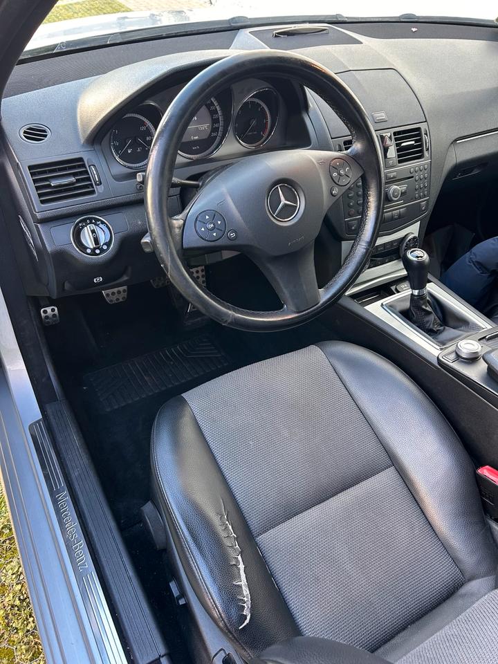 Mercedes Benz C 220 2009 — photo 9