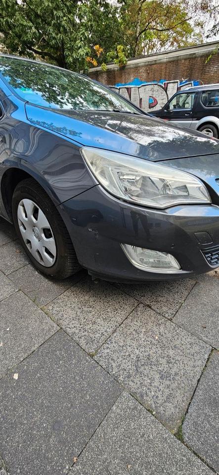Opel Astra 2012 — engine
