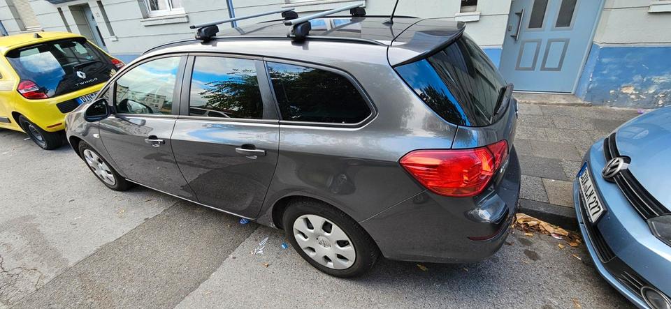 Opel Astra 2012 — photo 5