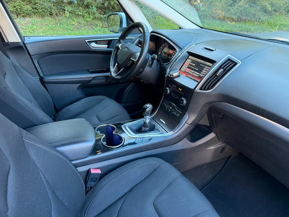 Ford S-Max 2015 — photo 10