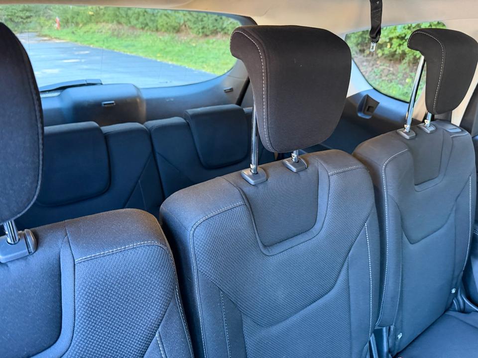 Ford S-Max 2015 — photo 16