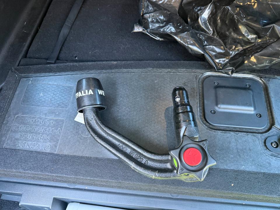 Ford S-Max 2015 — photo 17