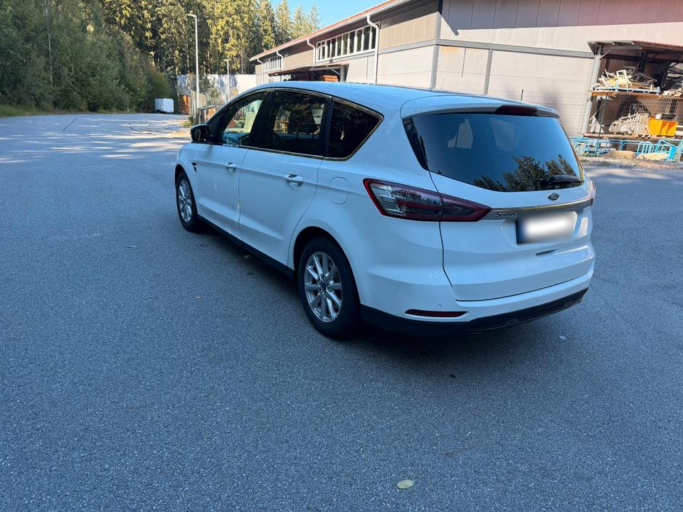 Ford S-Max 2015 — interior