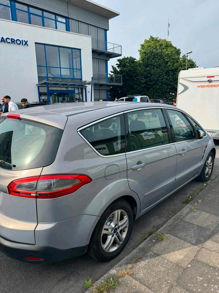 Ford S-Max 2011 — двигун