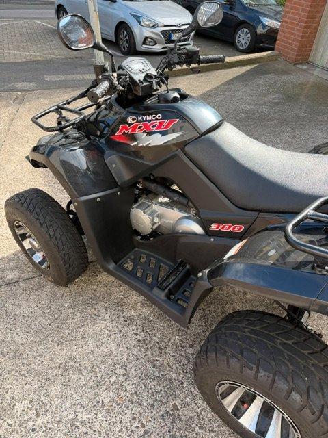 Kymco Quad MXU-300 2009 — interior