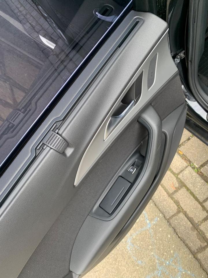Audi A6 2011 — photo 8