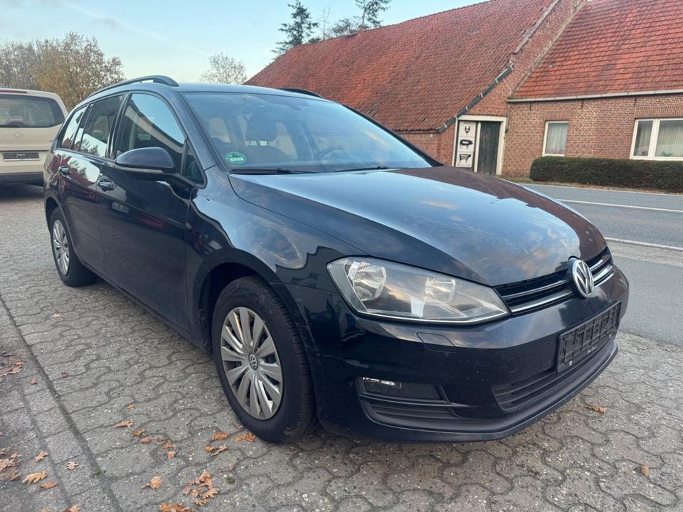 Volkswagen Weitere Golf 2014 — салон