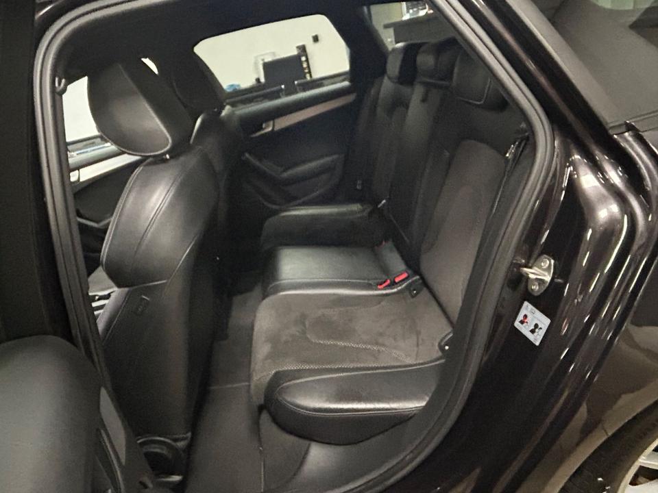 Audi A4 2011 — photo 15