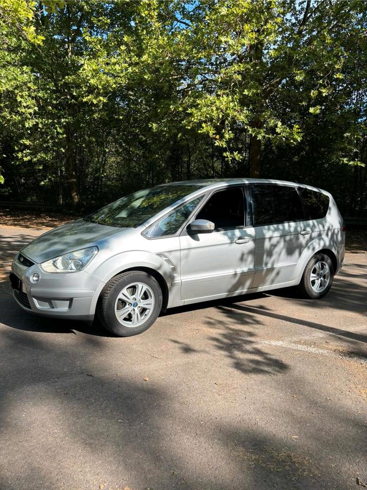 Ford S-Max 2007 — вигляд ззаду