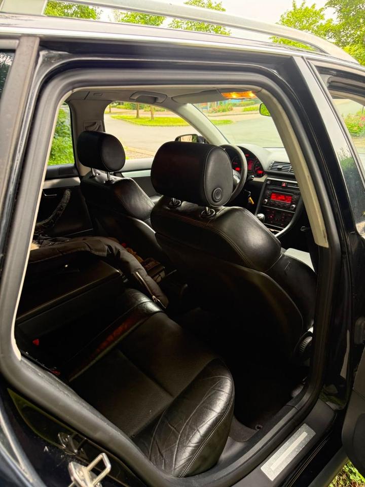 Audi A4 2007 — photo 9