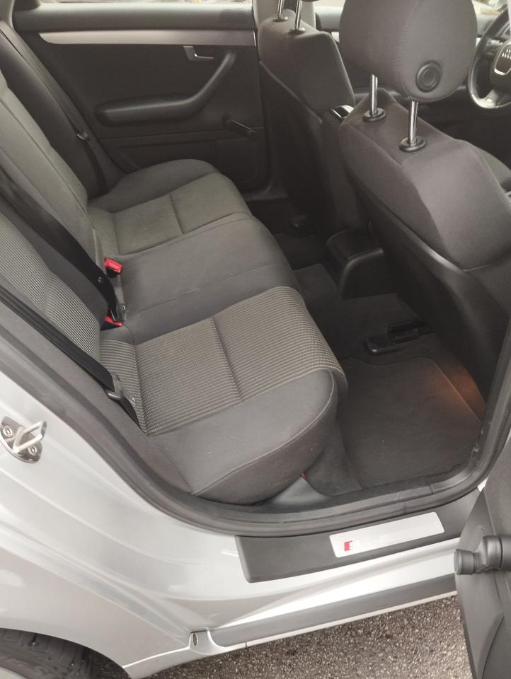 Audi A4 2007 — photo 9