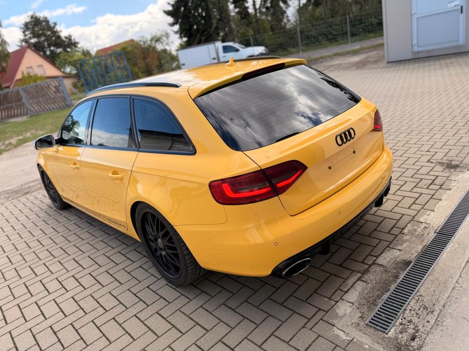 Audi A4 2009 — engine