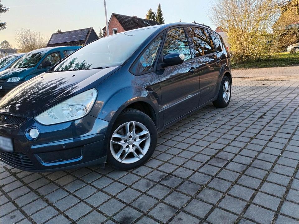 Ford S-Max 2007 — rear view
