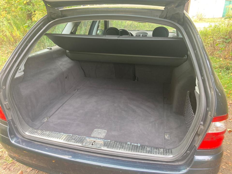 Mercedes Benz E 220 2004 — photo 9
