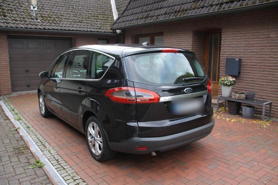 Ford S-Max 2011 — rear view