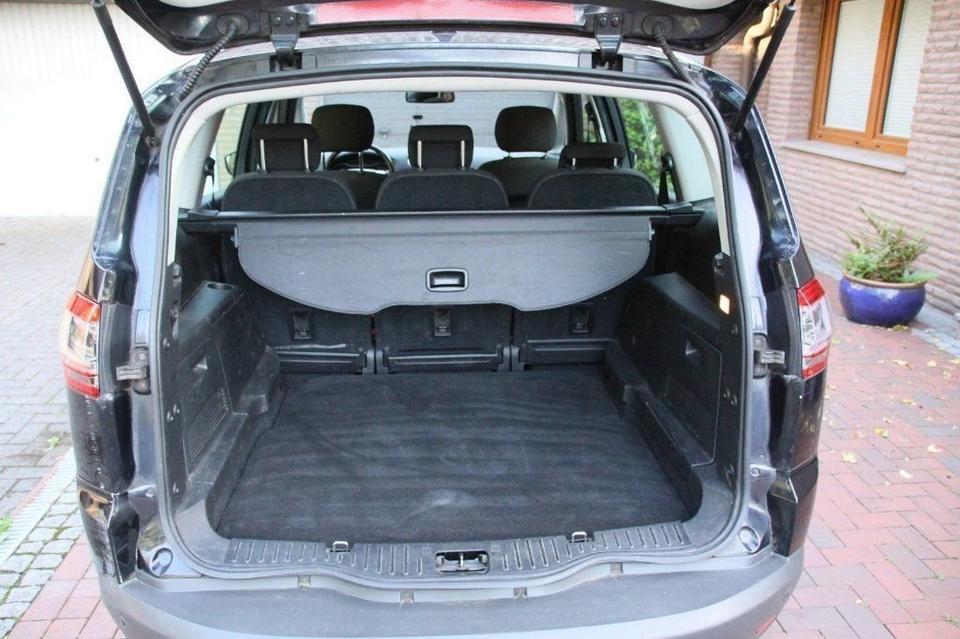 Ford S-Max 2011 — photo 9