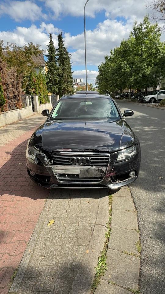 Audi A4 2009 — rear view