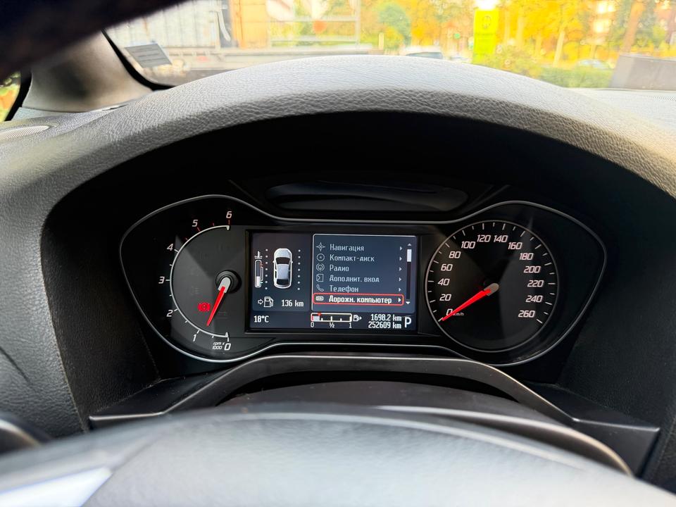 Ford S-Max 2014 — photo 8
