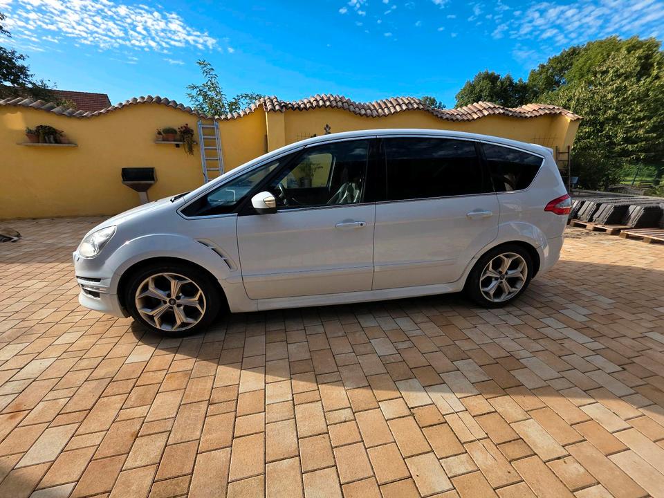 Ford S-Max 2011 — двигун