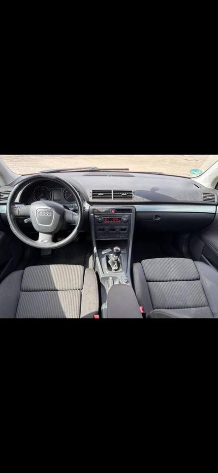 Audi A4 2005 — photo 11