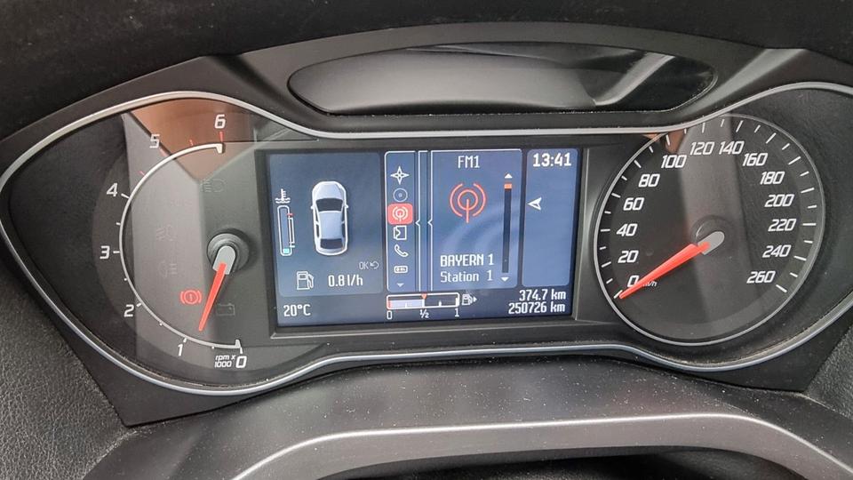 Ford S-Max 2011 — photo 12