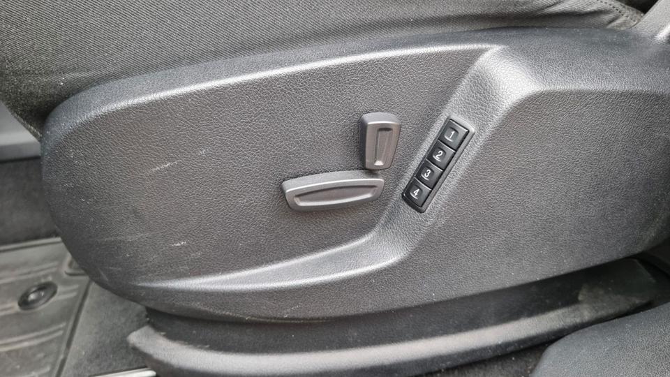 Ford S-Max 2011 — photo 13