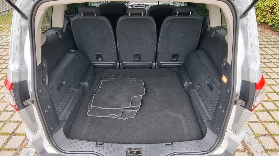Ford S-Max 2011 — photo 14