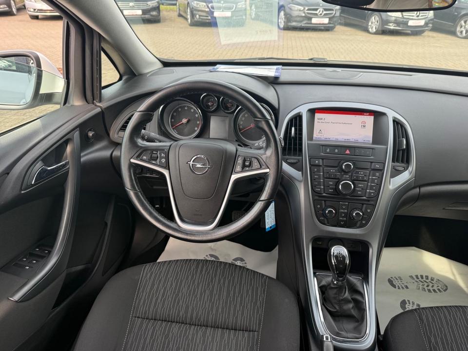 Opel Astra 2015 — photo 10