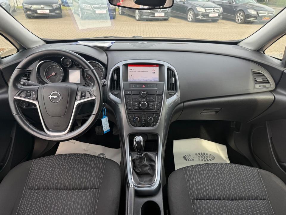 Opel Astra 2015 — photo 11