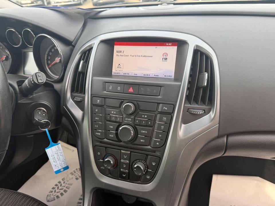 Opel Astra 2015 — photo 13
