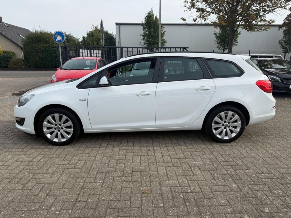 Opel Astra 2015 — photo 9