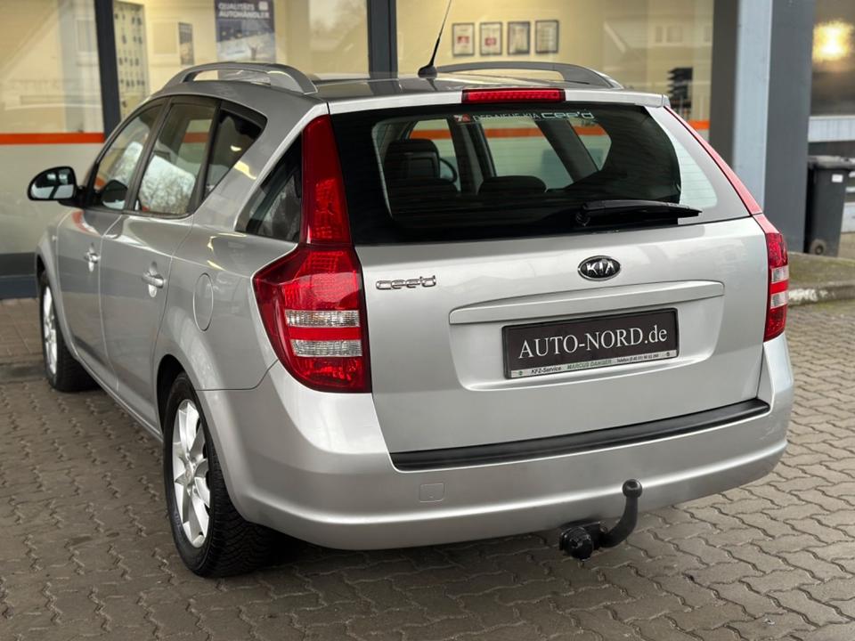 Kia Ceed 2009 — interior